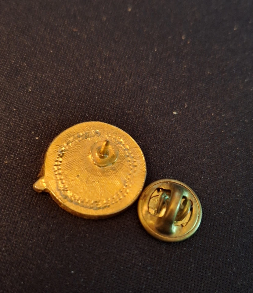 Oakland A's Athletics 1980's MLB Baseball Round Lapel Hat Pin - Image 2 of 3