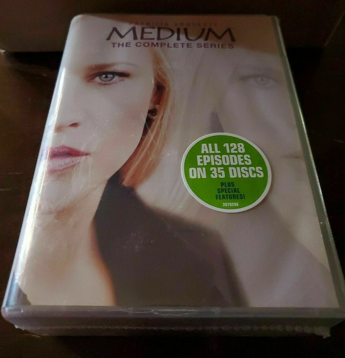 海外輸入盤　Medium: the Complete Series Medium: The Complete Series (DVD, 2017, 35-Disc Set) for sale