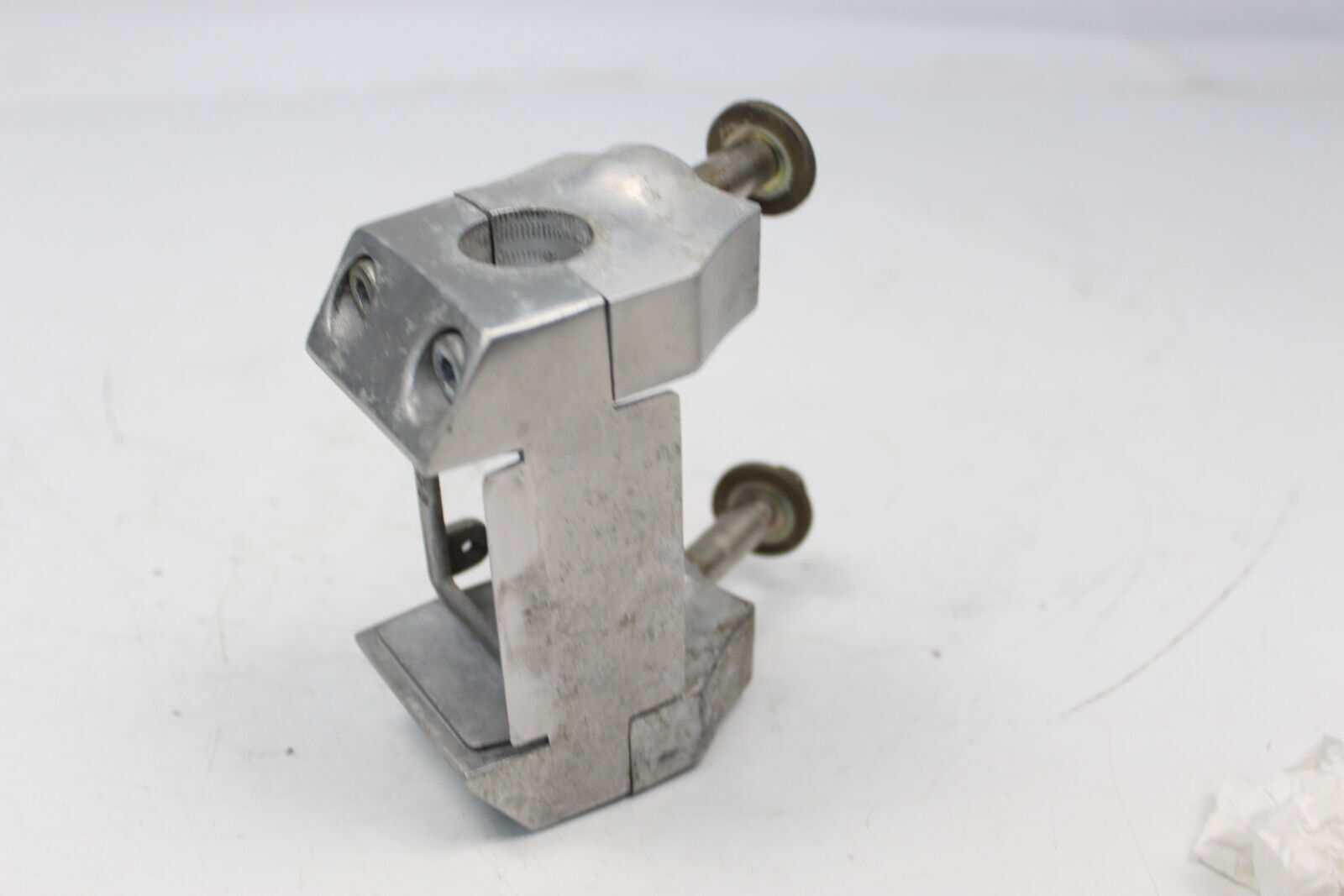 1985 Honda Shadow Vt 1100 Handlebar Risers Mounts