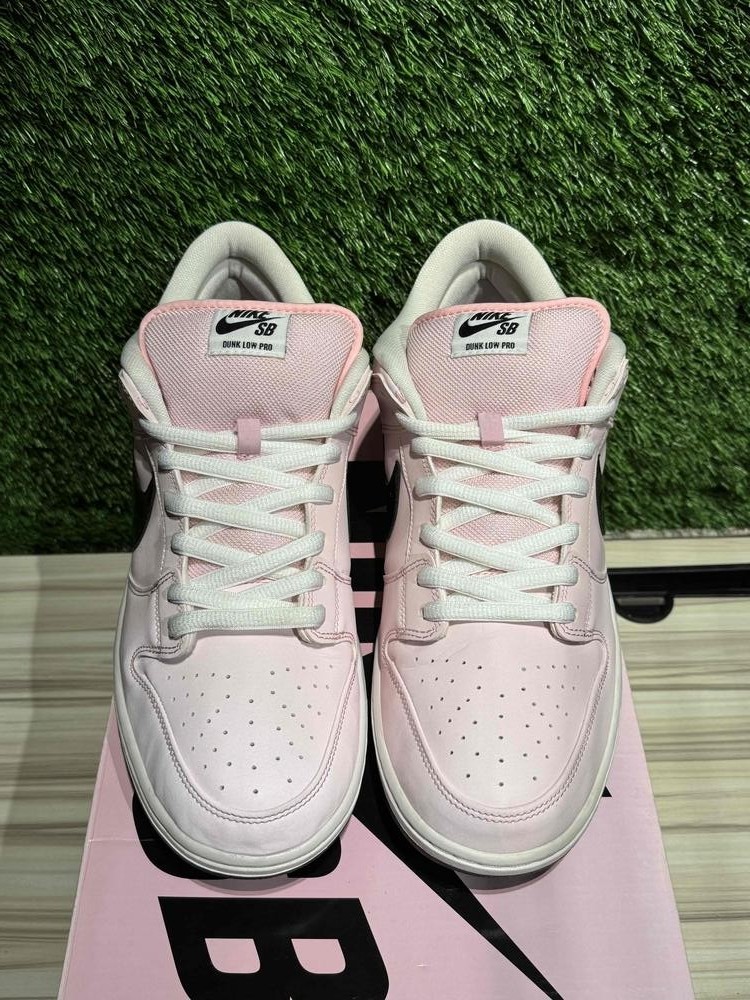Size 13M/14.5W - Nike SB Dunk Low Pink Box Sz 13.. 833474