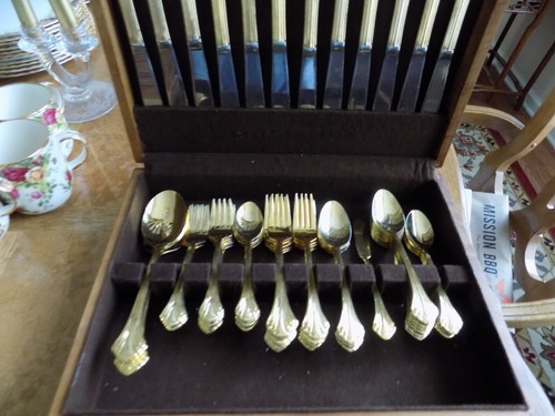 Royal Daulton 12 place setting China with accessories-105 pc Plus gold flatware - Picture 16 of 16