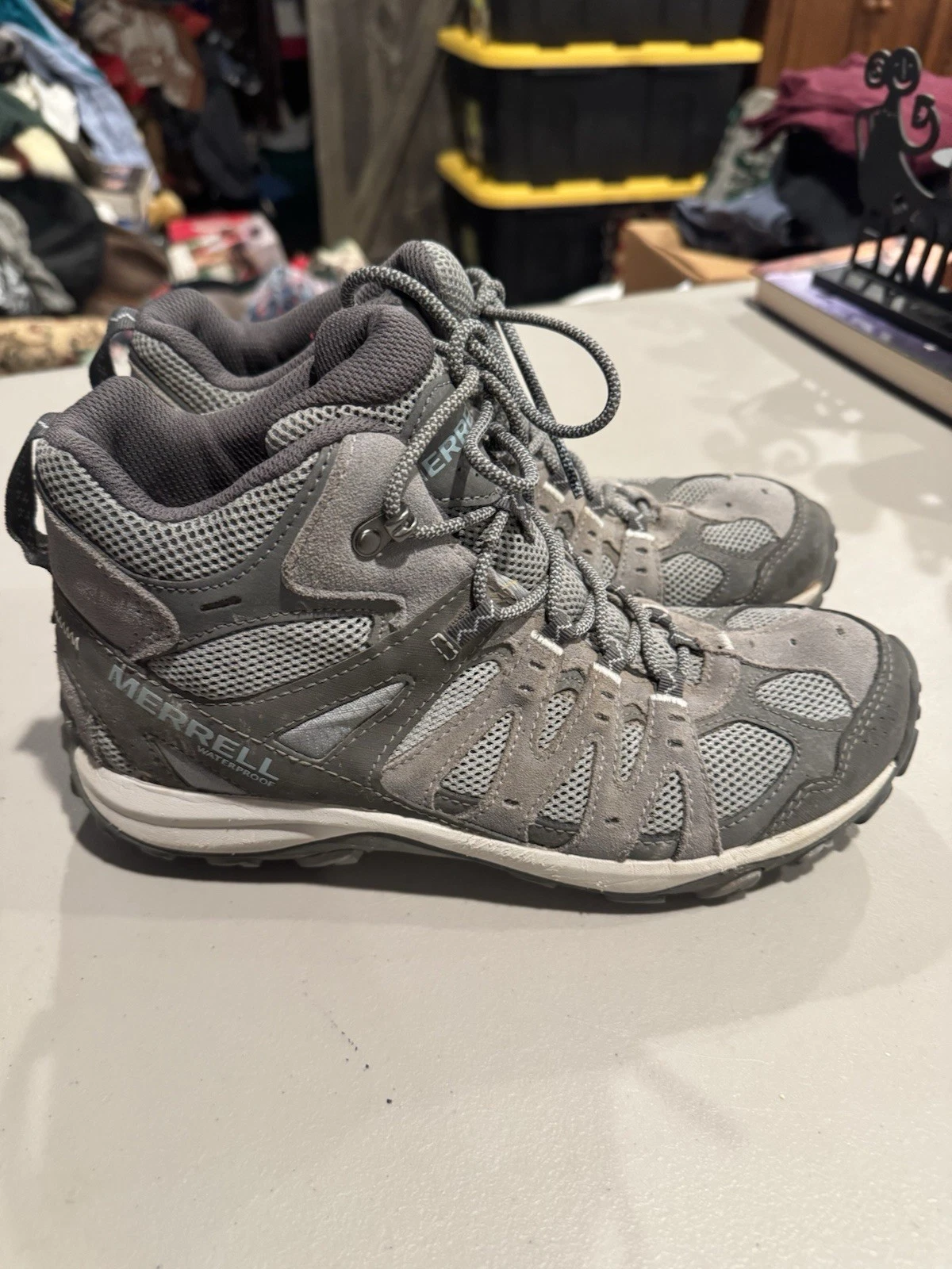 Merrell "ACCENTOR 3 MID WATERPROOF" Women's size 10 Trail Boots Hiking Camping
