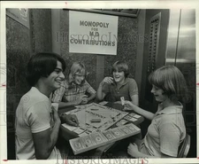 1977 Press Photo Kids play marathon Monopoly game for charity in Houston