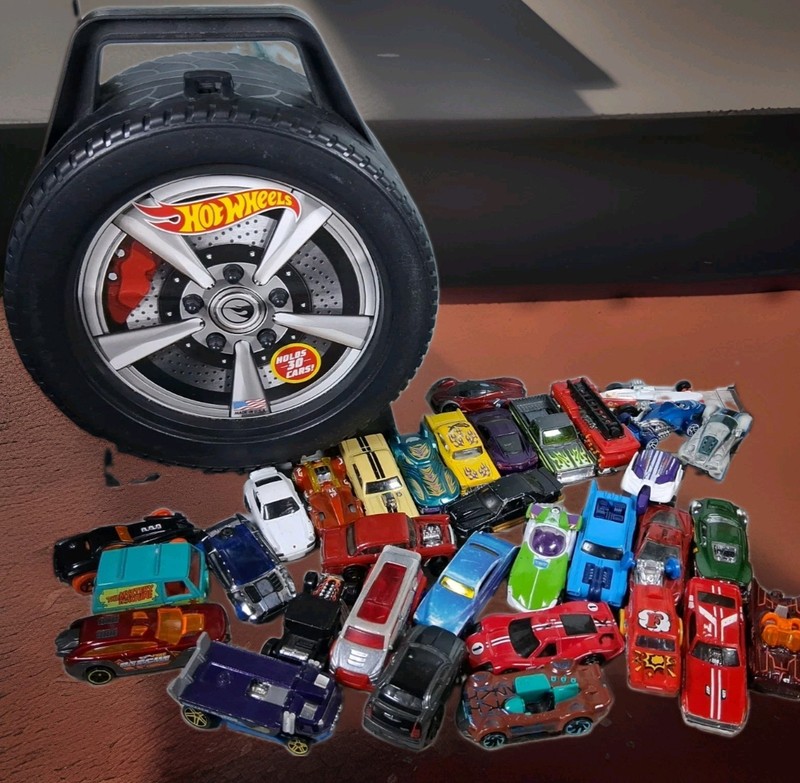 HOT WHEELS Lot of 33 Mixed Car Trucks Plus 30 Cars Portable Storage Case Holder
