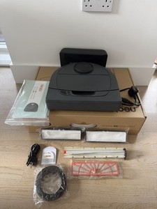 Neato Botvac D3 (D304) Staubsauger Konvolut inkl. Ersatzteile, neue Filter, Bürste, Klebeband