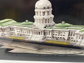 LEGO Architecture 21030 US Capitol Building + Box, Inst. - Deconstructed 4 U 🙂