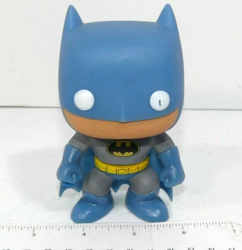 Rare 2010 Funko Pop Original Blue Suit Batman # 01 Figure DC Figurine Toy 1
