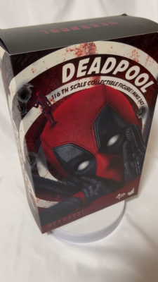 Hot Toys Movie Masterpiece Deadpool 1/6 Action Figure MMS347 Read