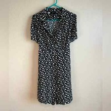 Forever 21 black daisy dress button front