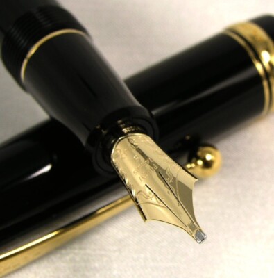 Pilot Custom 74 Fountain Pen MS 14k Black Music Body Made in Japan