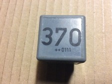 Audi / Volkswagen Multi-Use Relay No.370 4-Pin 8D0951253 Genuine #297B