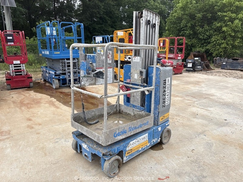 2018 Genie GR-20 20' Electric Vertical Mast Lift Personnel Aerial -Parts/Repair