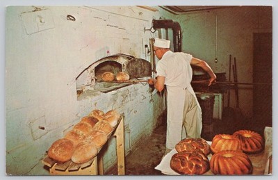 Hahn's Bakery Amana Colonies Iowa Vintage Chrome Postcard Baker Oven Bread
