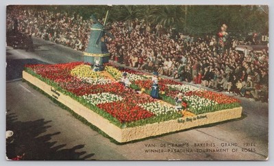 Van de Kamp's Bakeries Grand Prize Rose Parade Float Postcard Pasadena CA