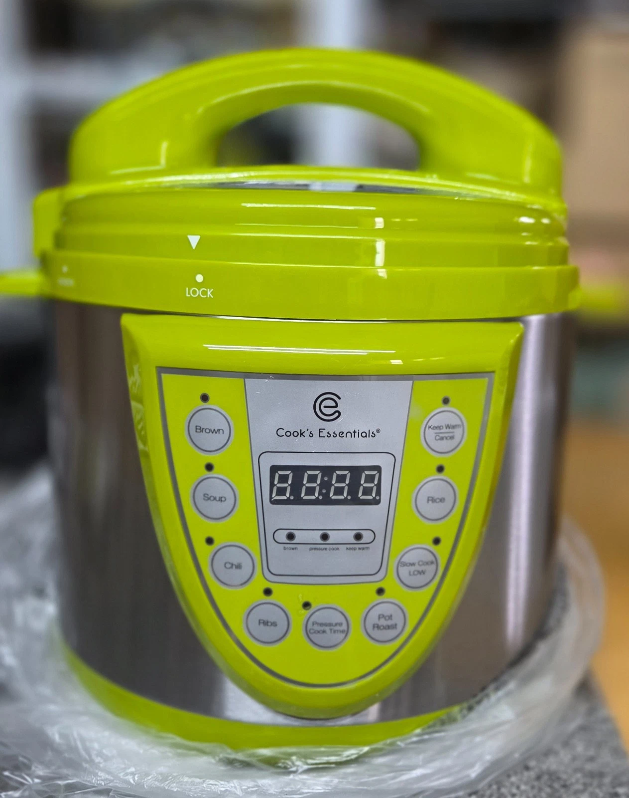 Cooks Essential 4qt SS Digital Pressure Cooker w/Glass Lid K44020,Green,NEW