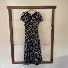 Tahari Arthur S. Levine Black and White Abstract Leaf Print Tiered Maxi Dress