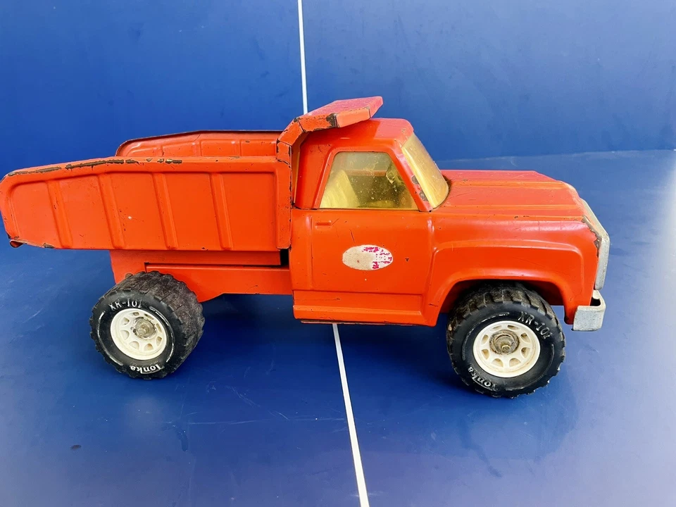 Vintage 1970’s Red Tonka Dump Truck Pressed Steel, Serial No. 13190 - image 2 of 4