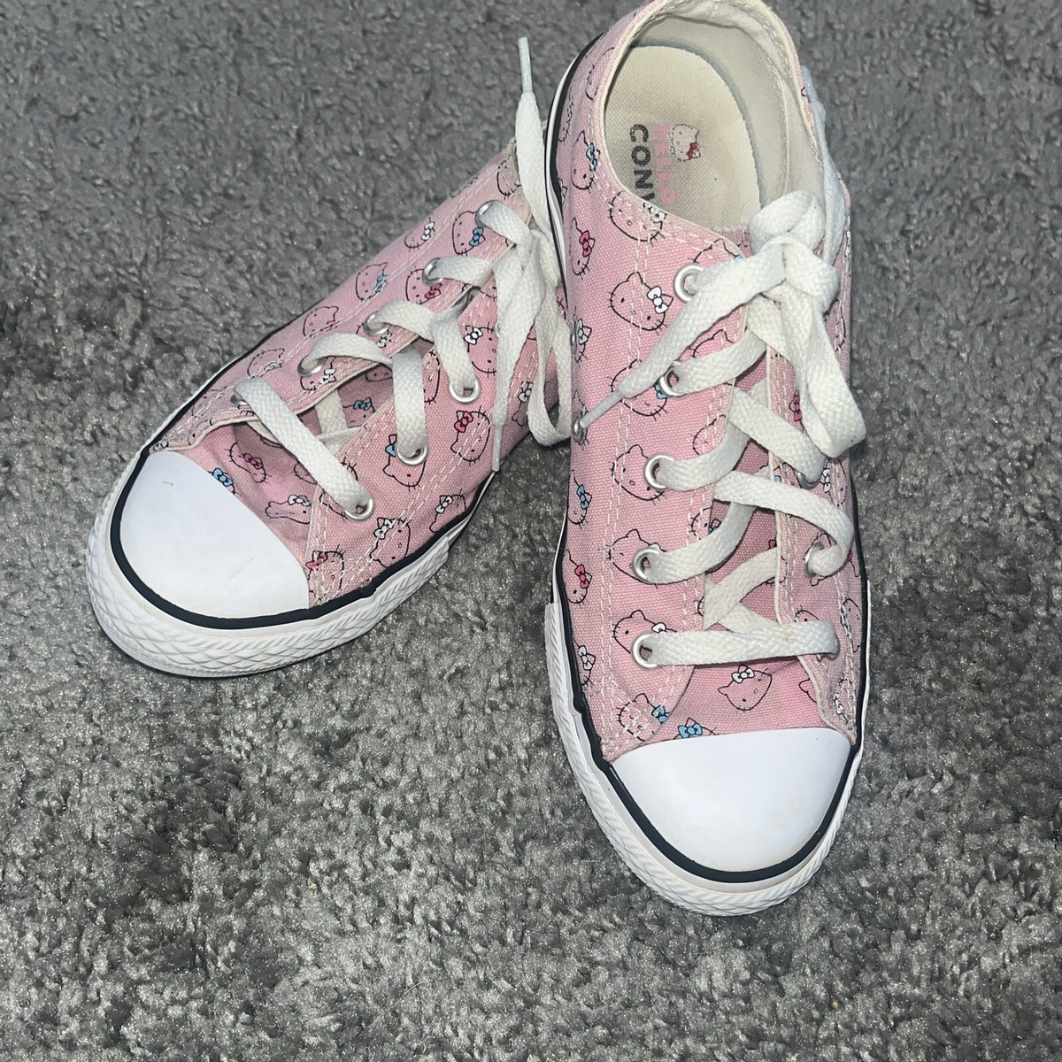 Hello Kitty Converse Women’s Pink