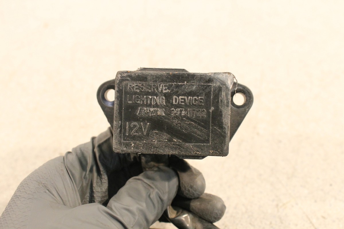 リピート 1988 Kawasaki Concours 1000 ZG1000A RESERVE LIGHTING DEVICE RELAY