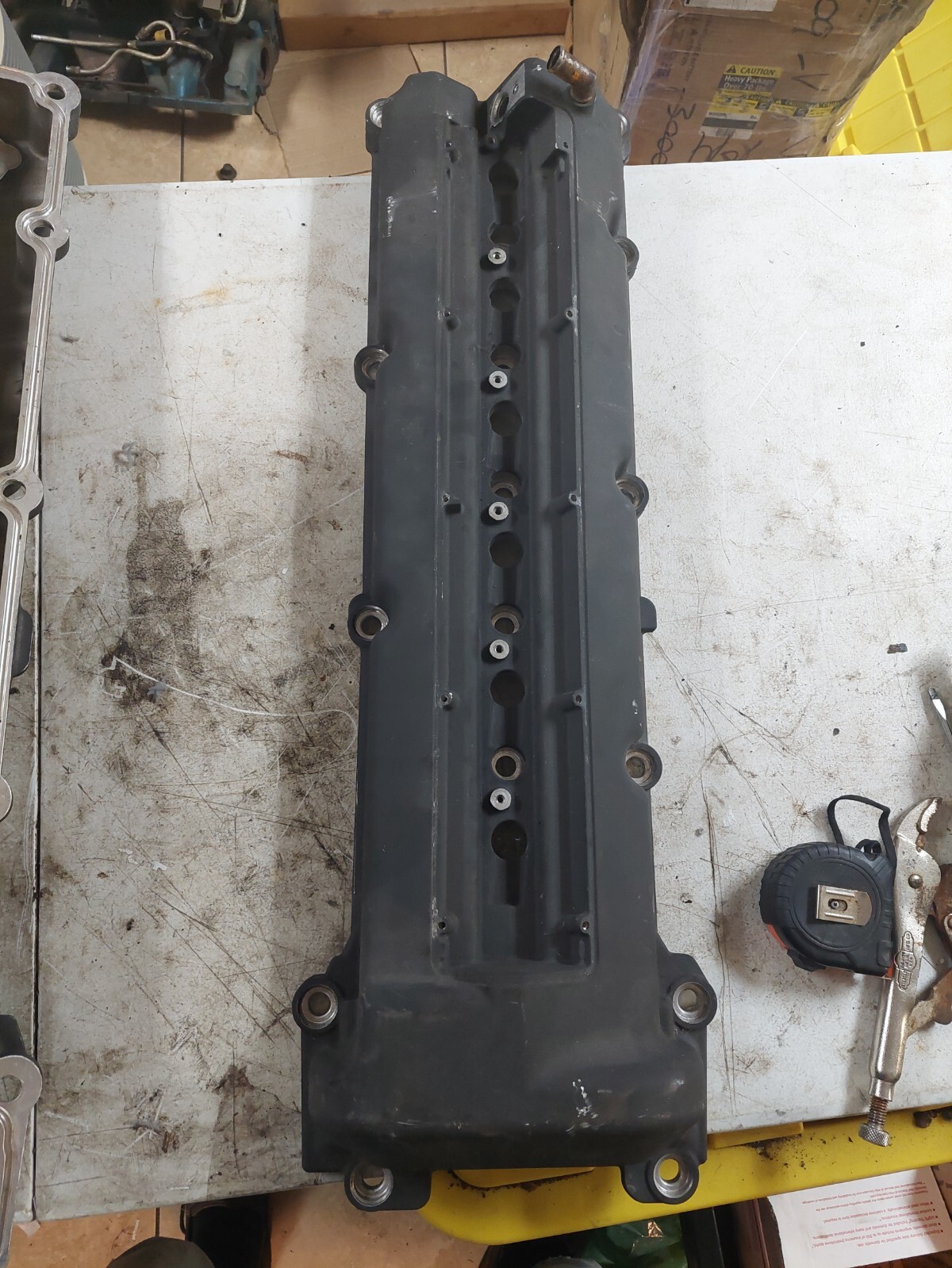 ASTON MARTIN DB9 2006 5.9 V12 ROCKER CAM COVER 4G4E6582AC/BC