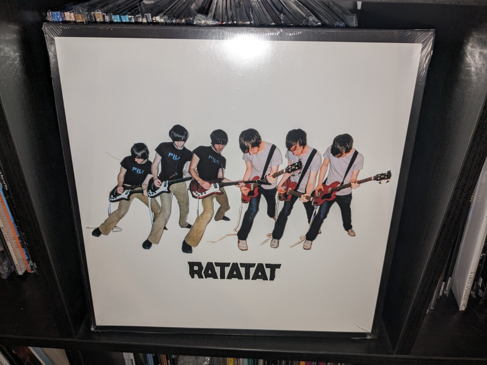 Ratatat - RATATAT - Виниловая пластинка с одноименным названием, Дебютный альбом 2004 года, НОВЫЙ И ЗАПЕЧАТАННЫЙ!