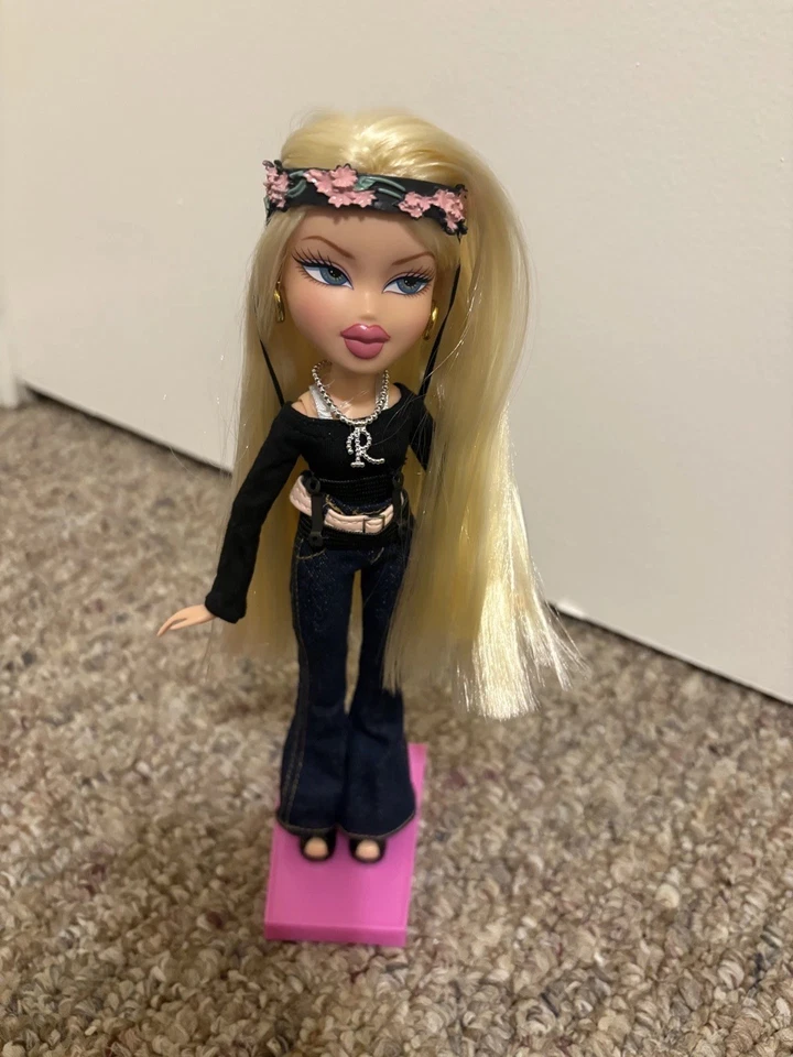Bratz Regina Mean Girls Doll - Image 2 of 4