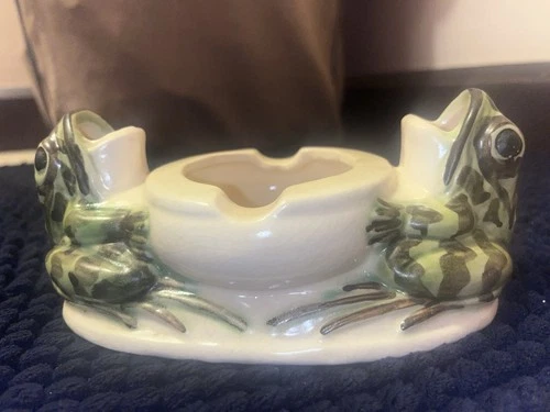 Brush McCoy Pottery Double Frog Ashtray #042 Candleholder