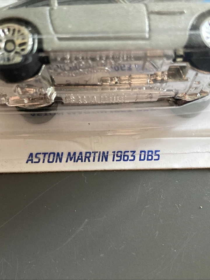 Hot Wheels Aston Martin 1963 DB5 James Bond Goldfinger 60 7/10 2024 HTB36 - Imagen 2 de 4