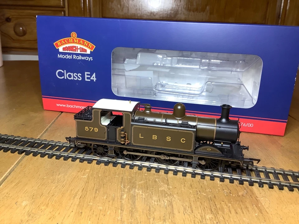 Bachmann 35-075 LB&SCR 0-6-2 Class E4 Tank Locomotive 579 - Image 2 of 4