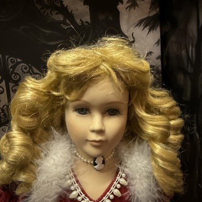 Haunted Doll Active Spirit ~ Vivienne ~ Psychic Medium Clairvoyant, Seer, 19 