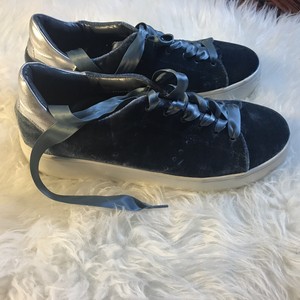 steve madden blue sneakers
