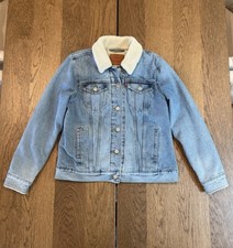 Levi  s Sherpa Lined Ex-Boyfriend Trucker Denim Jacket Women  s M Blue Med Wash