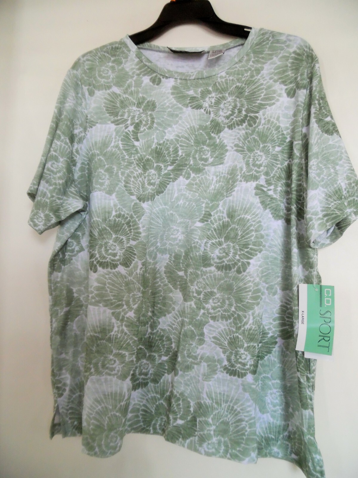 Women's C.D SPORTS  SIZE XL FLORAL KNIT TOP BLOUSE NEW