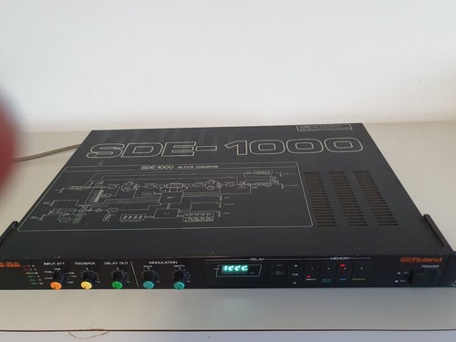 ROLAND SDE-1000 vintage effects unit