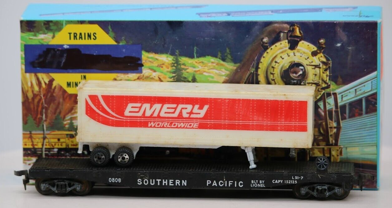 HO LIONEL 0808 SOUTHERN PACIFIC FLATCAR W/ ROADCHAMPS EMERY WORLDWIDE TRAILER