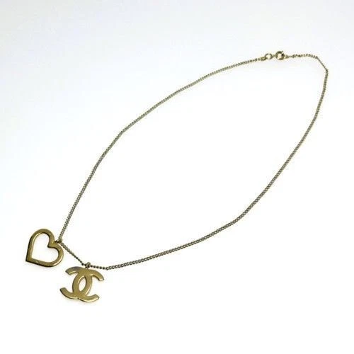 Collana CHANEL Logo CC e Ciondoli Cuore Placcata Oro 04P con Scatola Autentica