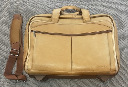 Solo New York Walker Brown Camel Leather Briefcase Laptop Rolling Travel Bag