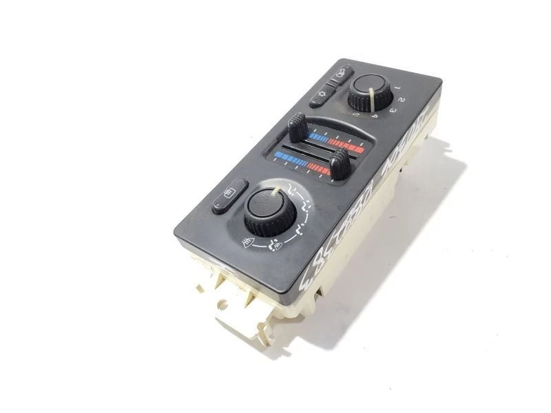 2003 2004 Chevrolet Avalanche 1500 OEM Temperature Control Manual 15107753 - Image 4 of 4