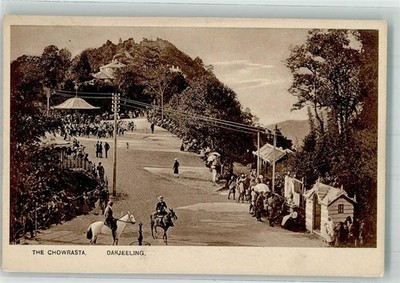 39831213 - Darjeeling The Chowrasta Indien