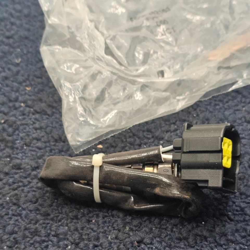 Sensor de oxígeno Bosch 13687 para motor Jeep Wrangler L6-4,0 L 2001-2005 Foto 4 de 4