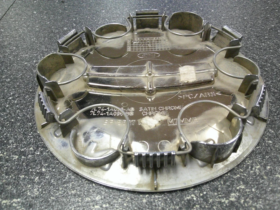 Lincoln Navigator 2007-2014 20" OEM tapa central cromada 7L74-1A096-BB 3651 - uno/1 Foto 4 de 4