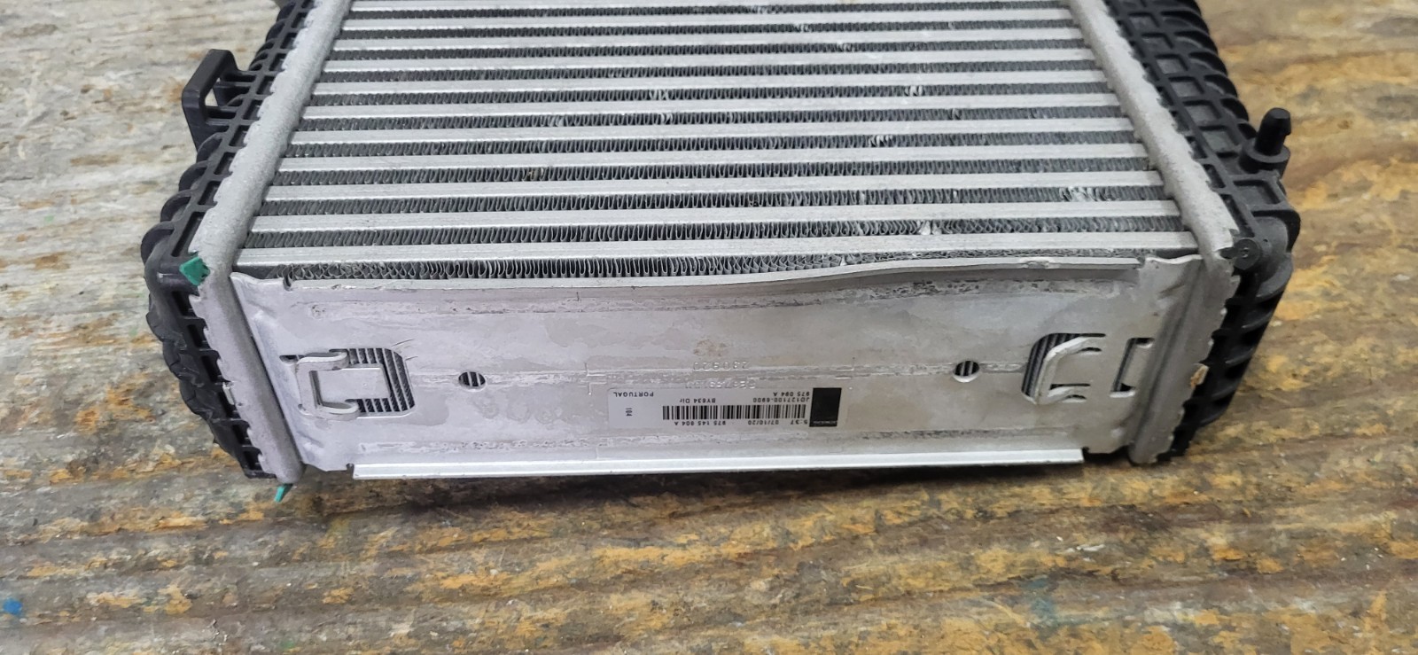 2017-2020 BENTLEY BENTAYGA INTERCOOLER RADIATOR USED OEM *DC9132