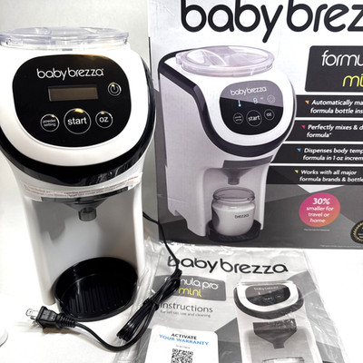 Baby Brezza Formula Pro Mini Formula Dispenser Black/White NEW Open Box