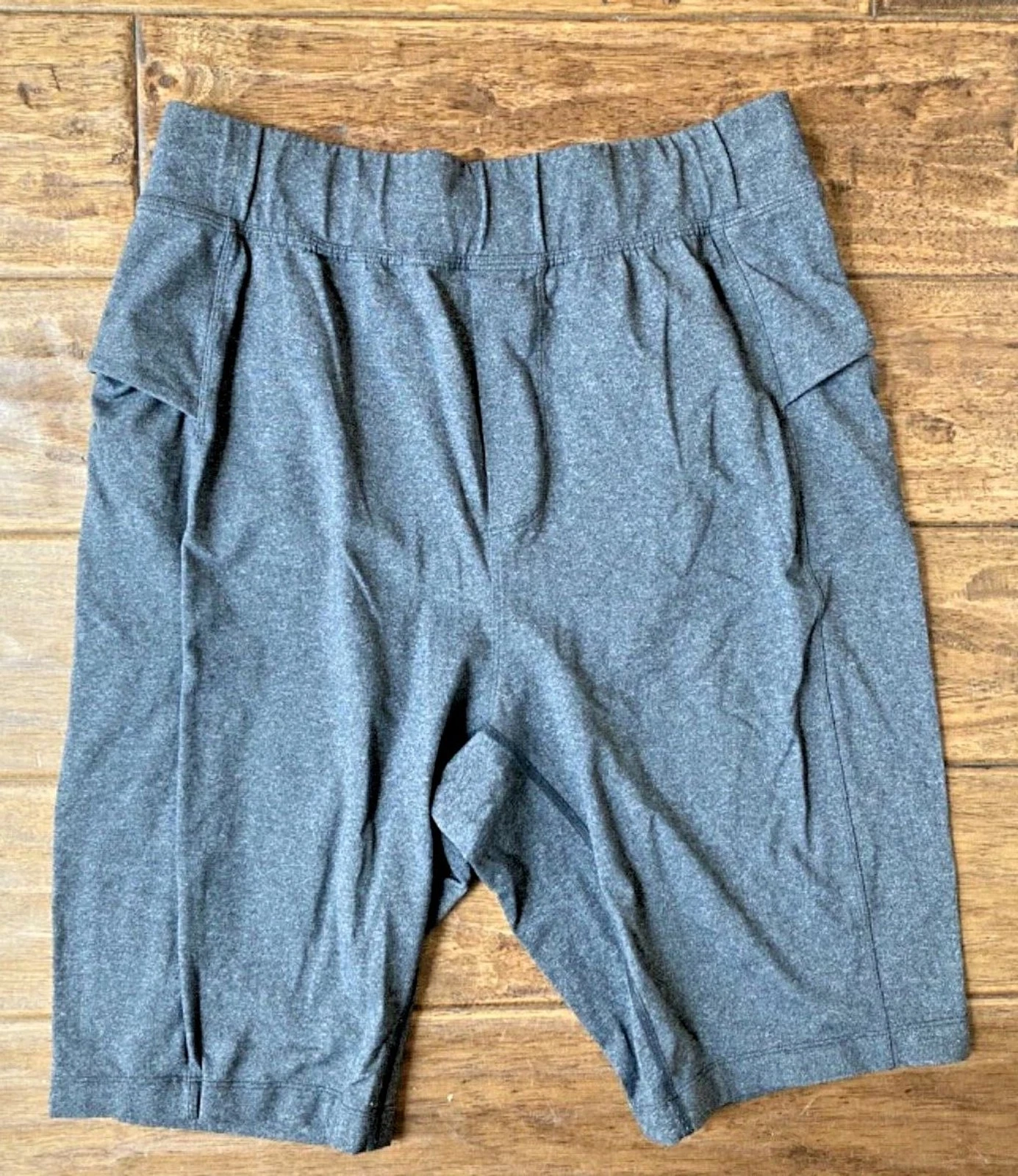 Lululemon Men’s Medium Gray Shorts Pockets Drawstring Gym Training