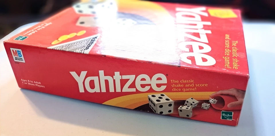 Yahtzee Game Complete with Dice Chips Instructions Score Pad and Box 1998 - Image 3 of 4