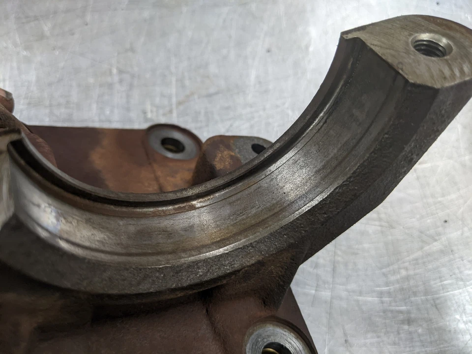 Кронштейн подшипника оси для 05–11 Volvo XC90 4.4 01023836 - Изображение 3 из 4