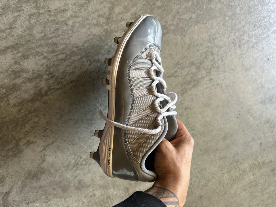 Botines de fútbol Jordan 11 Cool gris Foto 2 de 4