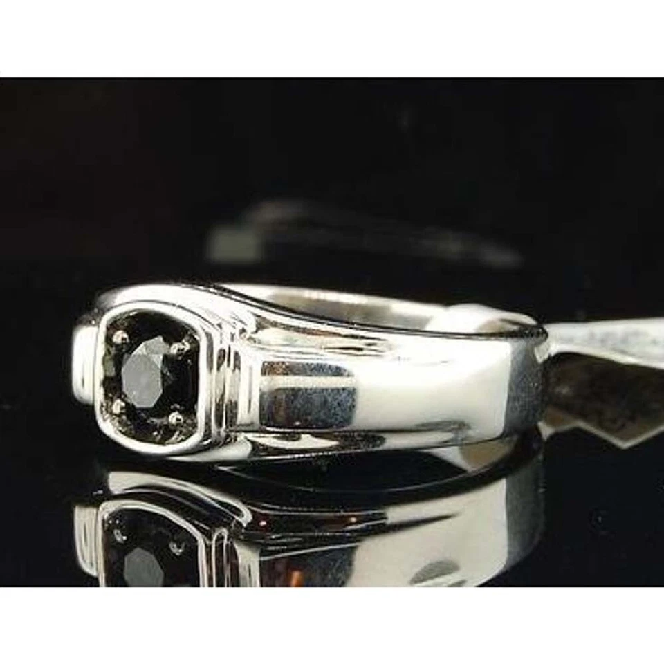 Anillo solitario enchapado en oro blanco de 14 quilates de espinela negra creado en laboratorio de 0,54 quilates para hombre Foto 3 de 4