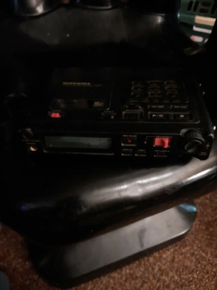 mini reproductor de discos portátil grabadora Foto 3 de 4