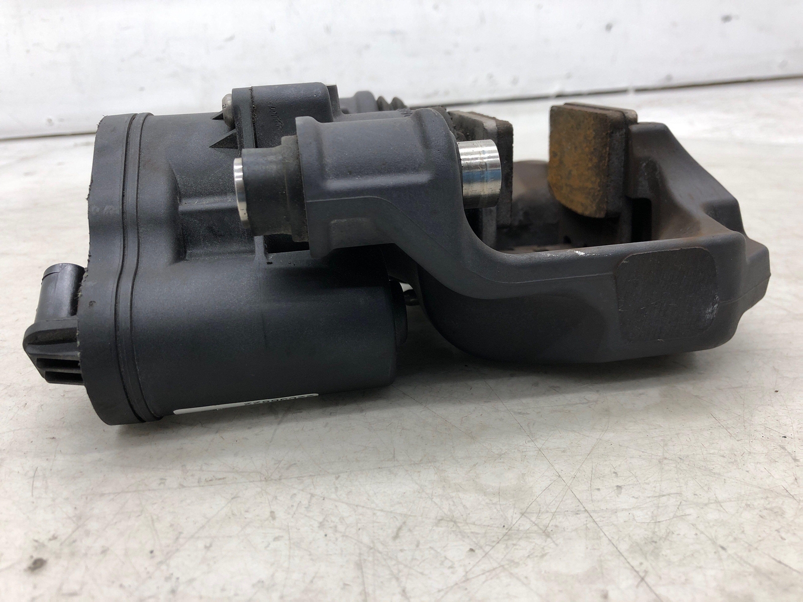 2019-2023 ASTON MARTIN VANTAGE RIGHT REAR PARKING BRAKE CALIPER HY53-2K328-BB